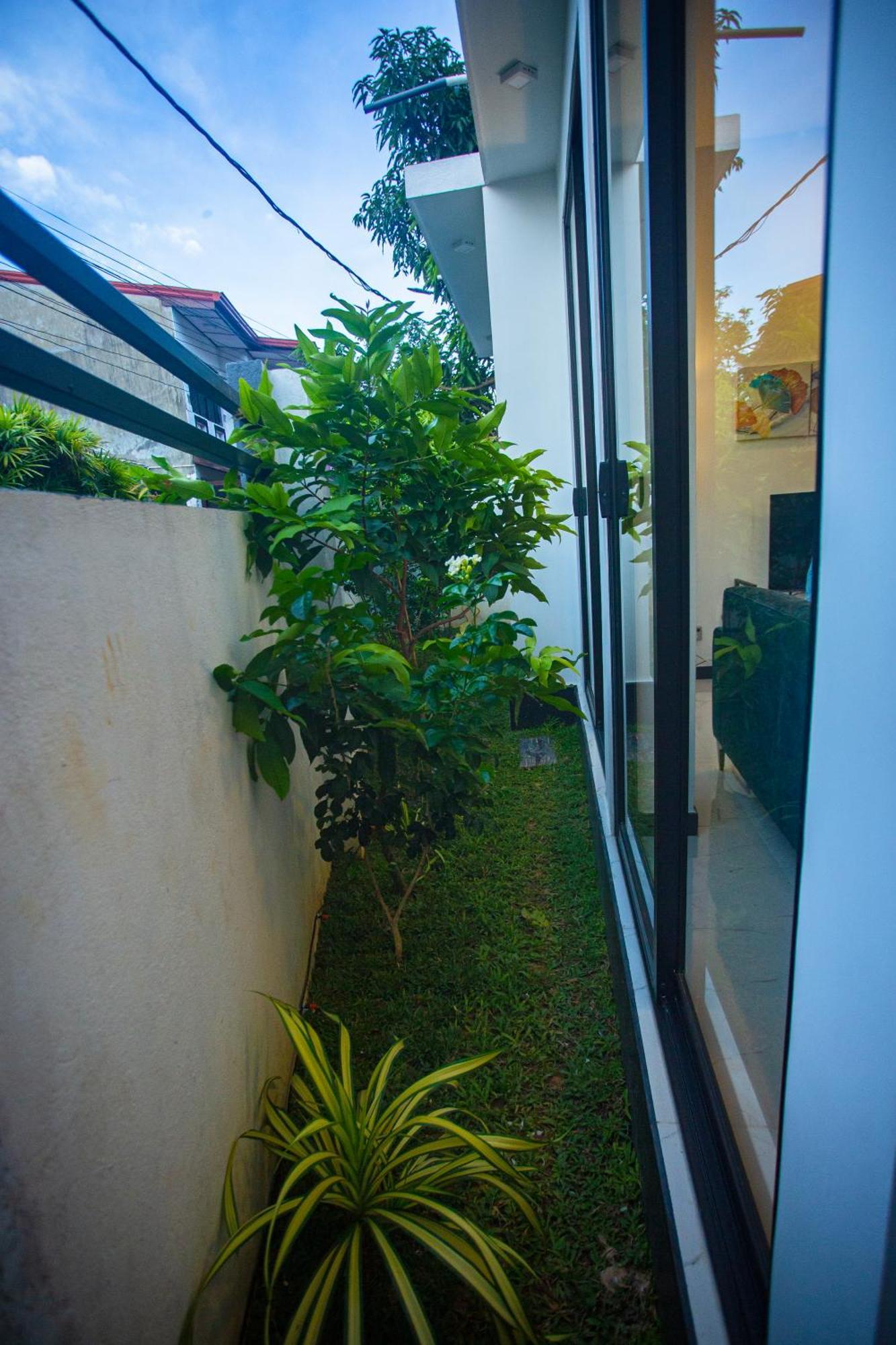 The Five Residences * Galle